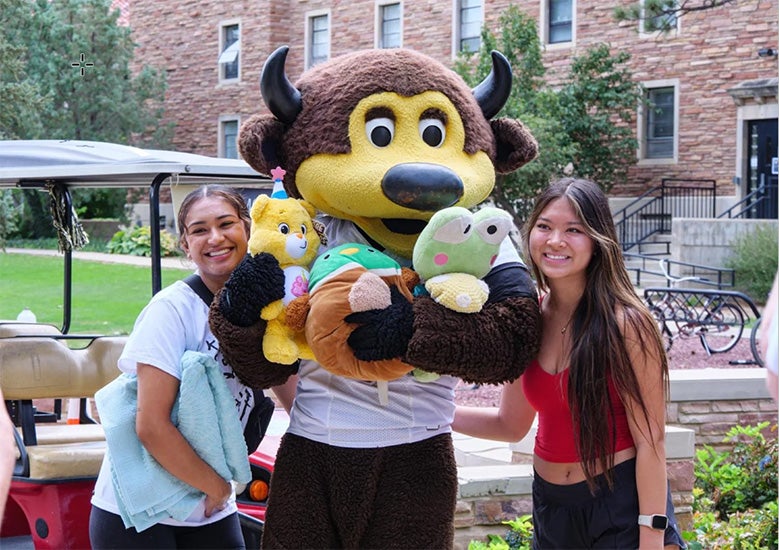 Students energize campuses for fall move-in days