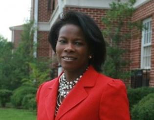 Pichon named College of Education dean